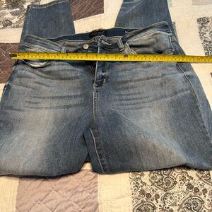 Judy Blue relax fit. Size 15/32 medium blue